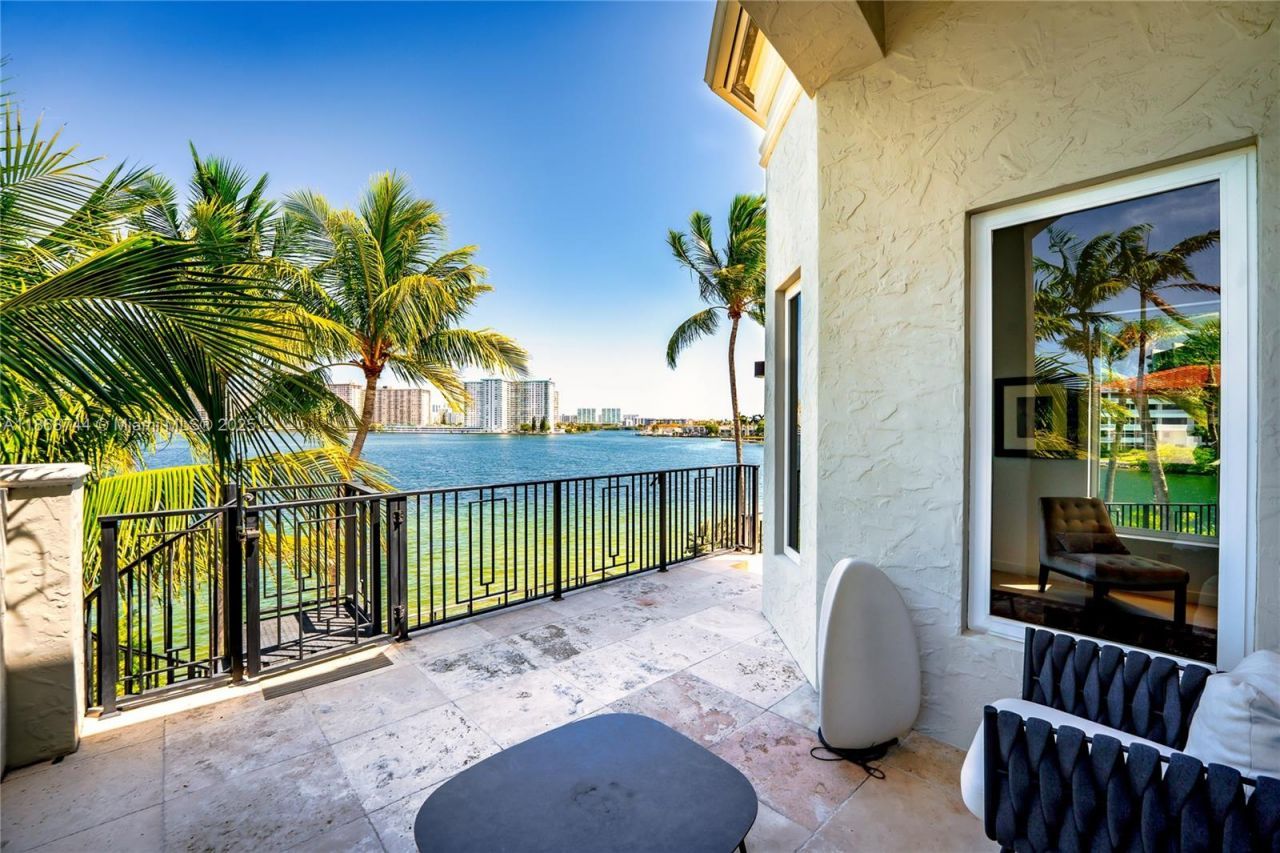 3916 Island Estates Dr, Aventura, FL 33160 Photo