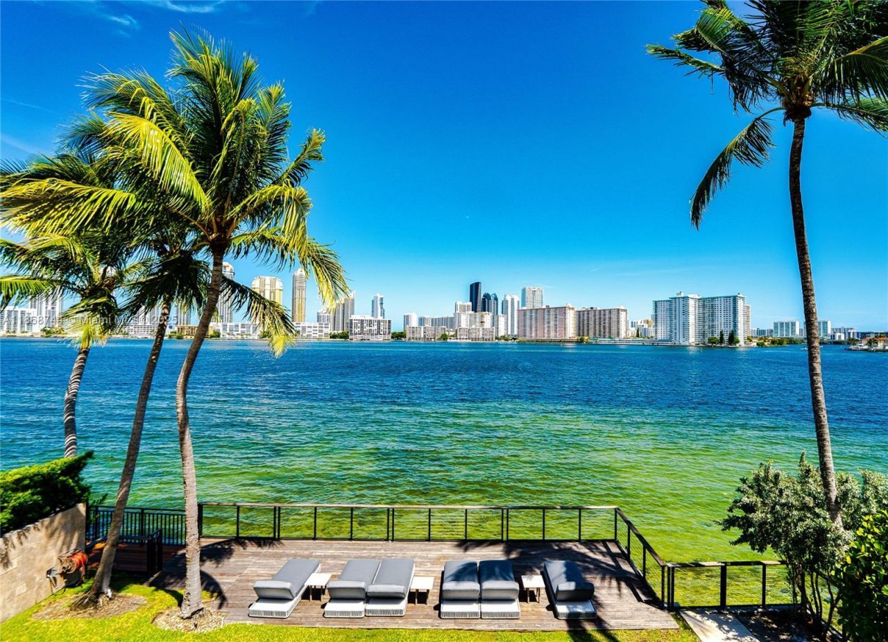 3916 Island Estates Dr, Aventura, FL 33160 Photo