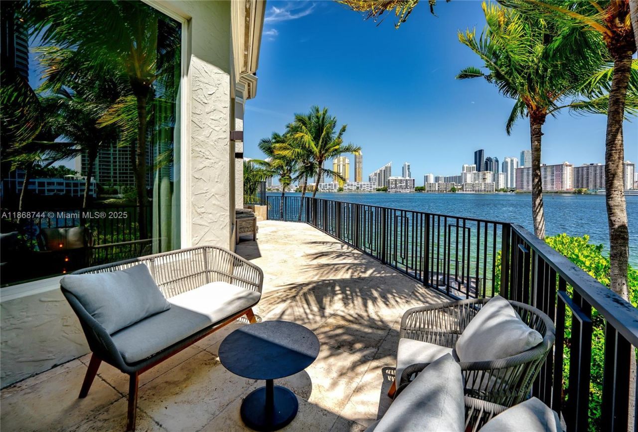 3916 Island Estates Dr, Aventura, FL 33160 Photo