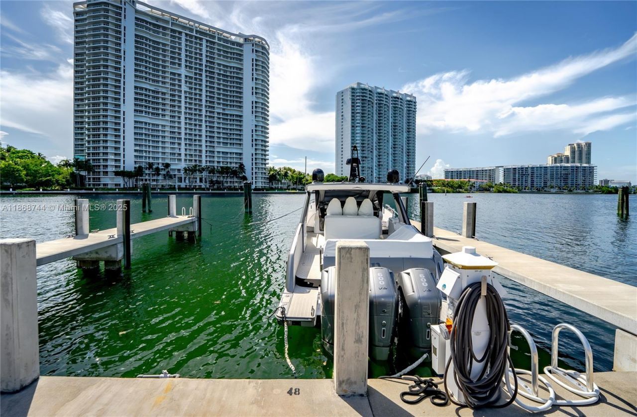 3916 Island Estates Dr, Aventura, FL 33160 Photo