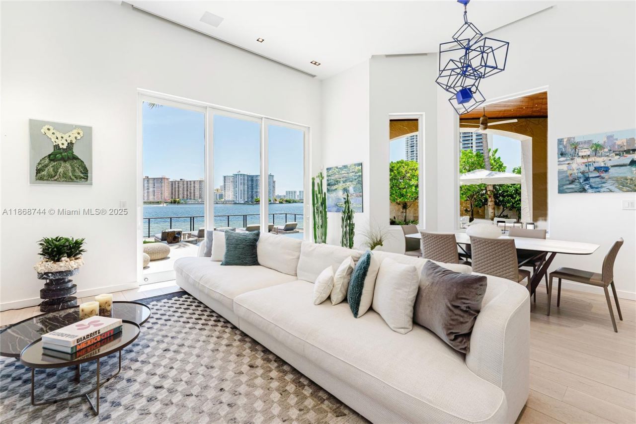 3916 Island Estates Dr, Aventura, FL 33160 Photo