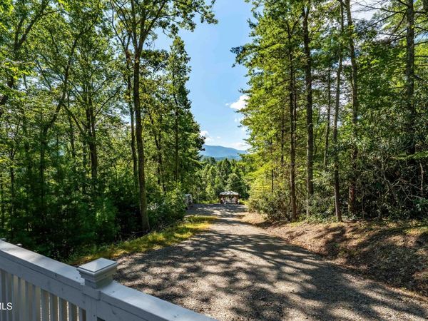 584 Dotson Road, Trade, TN 37691