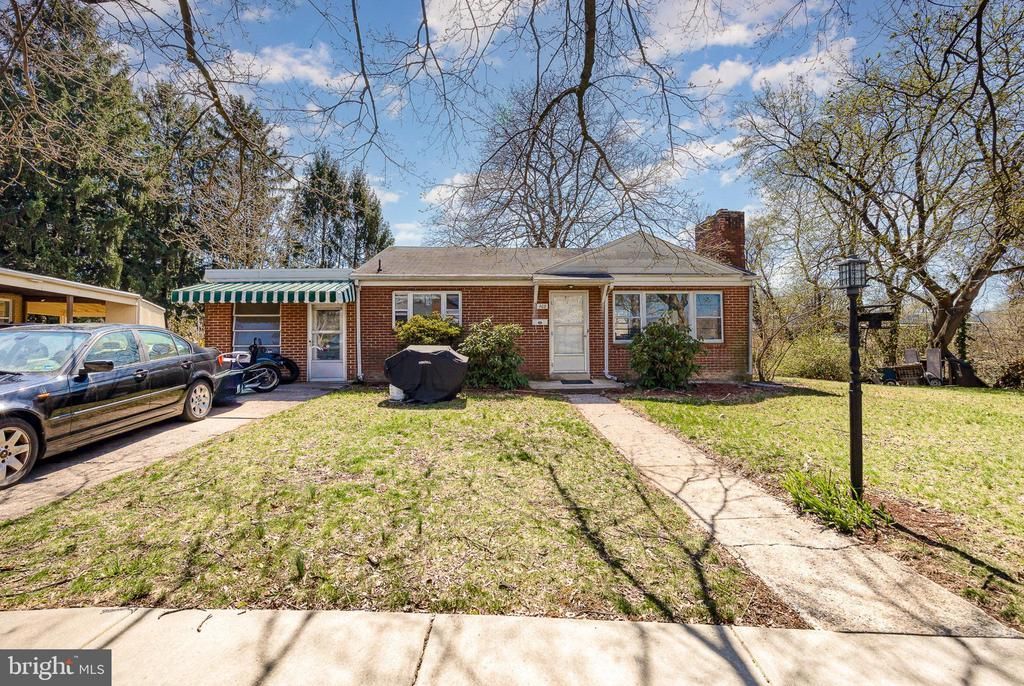 408 Clinton Road, Harrisburg, PA 17109 Main Photo