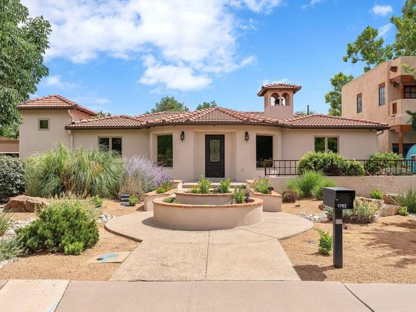 1702 PARK Avenue SW, Albuquerque, NM 87104