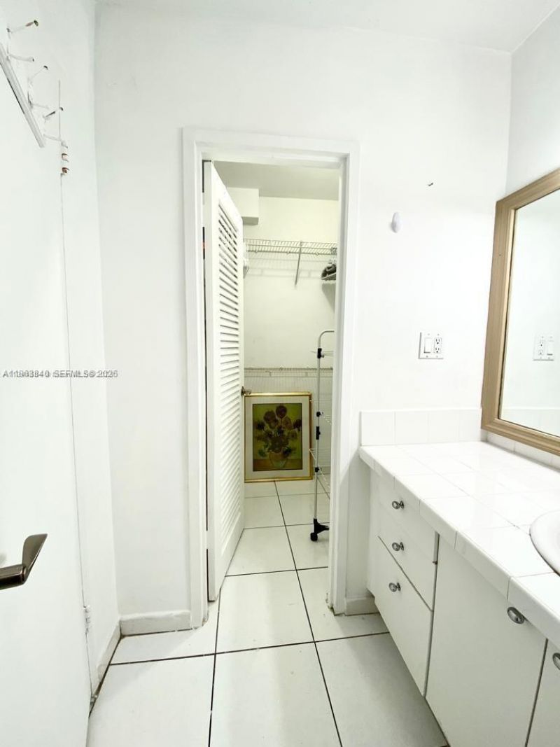 100 Lincoln Rd, Unit 437, Miami Beach, FL 33139 Photo