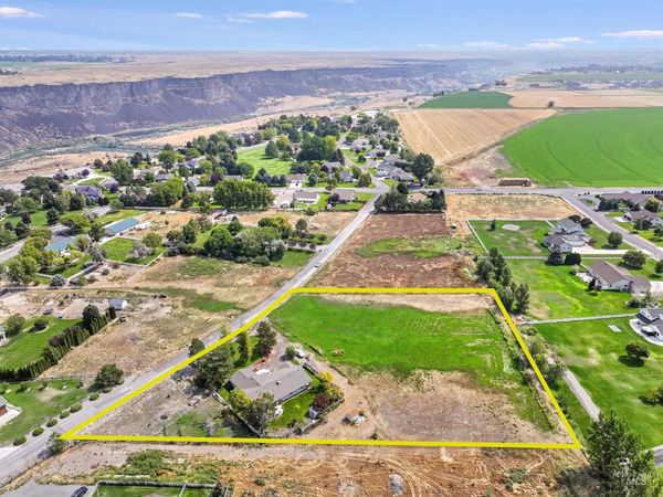 453 Mahard Dr, Twin Falls, ID 83301