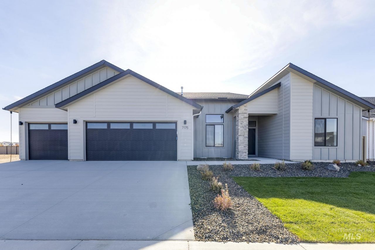 7175 W Blackberry Dr, Boise, ID 83709 Main Photo