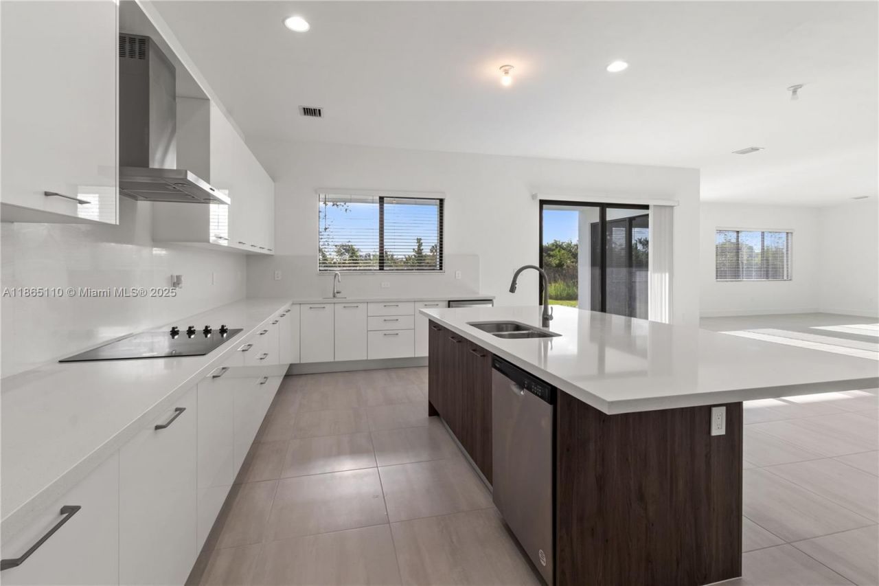 2391 SW 123rd Ter, Davie, FL 33325 Photo