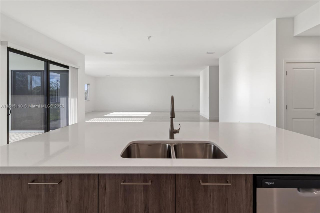 2391 SW 123rd Ter, Davie, FL 33325 Photo