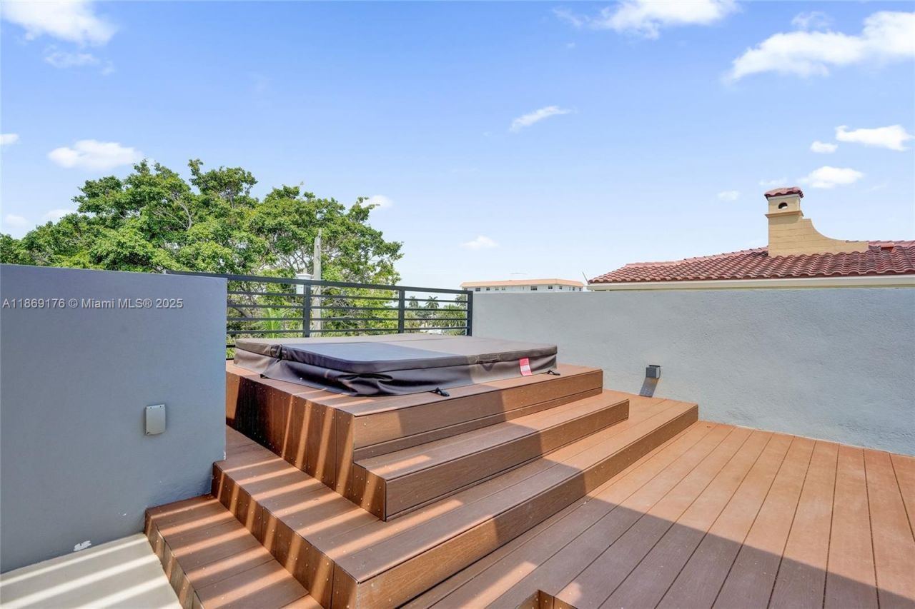 1825 NE 26th Ave, Fort Lauderdale, FL 33305 Photo