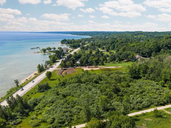 5368 West Bay Shore S, Suttons Bay, MI 49682