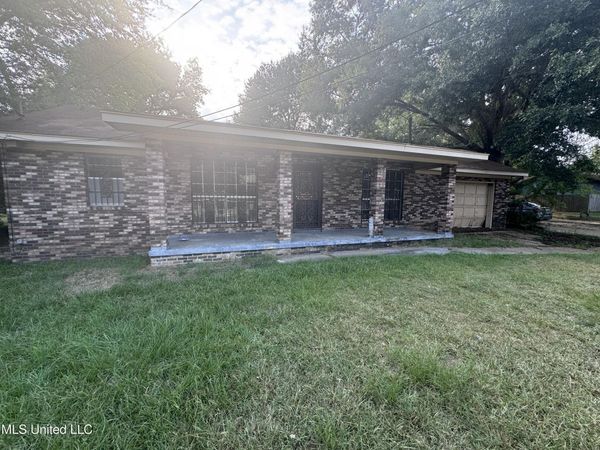 3815 Douglas Avenue, Jackson, MS 39213