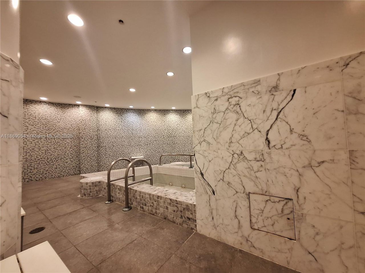 253 NE 2nd St, Unit 2606, Miami, FL 33132 Photo