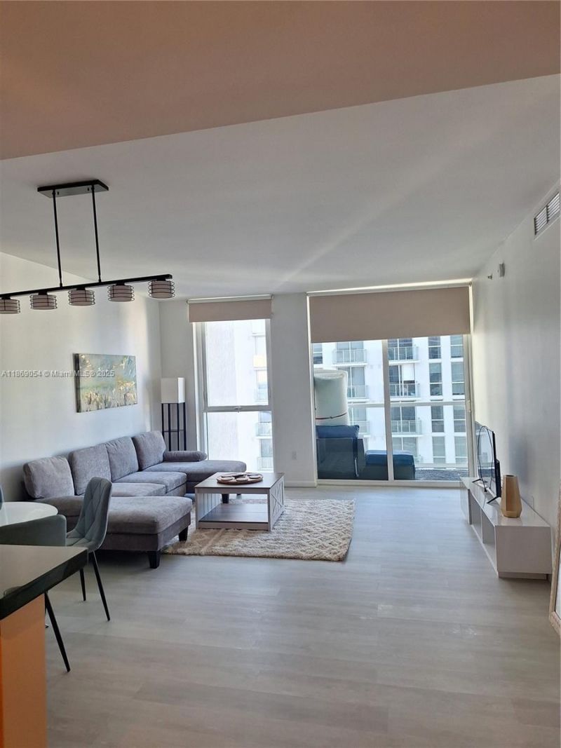 253 NE 2nd St, Unit 2606, Miami, FL 33132 Photo