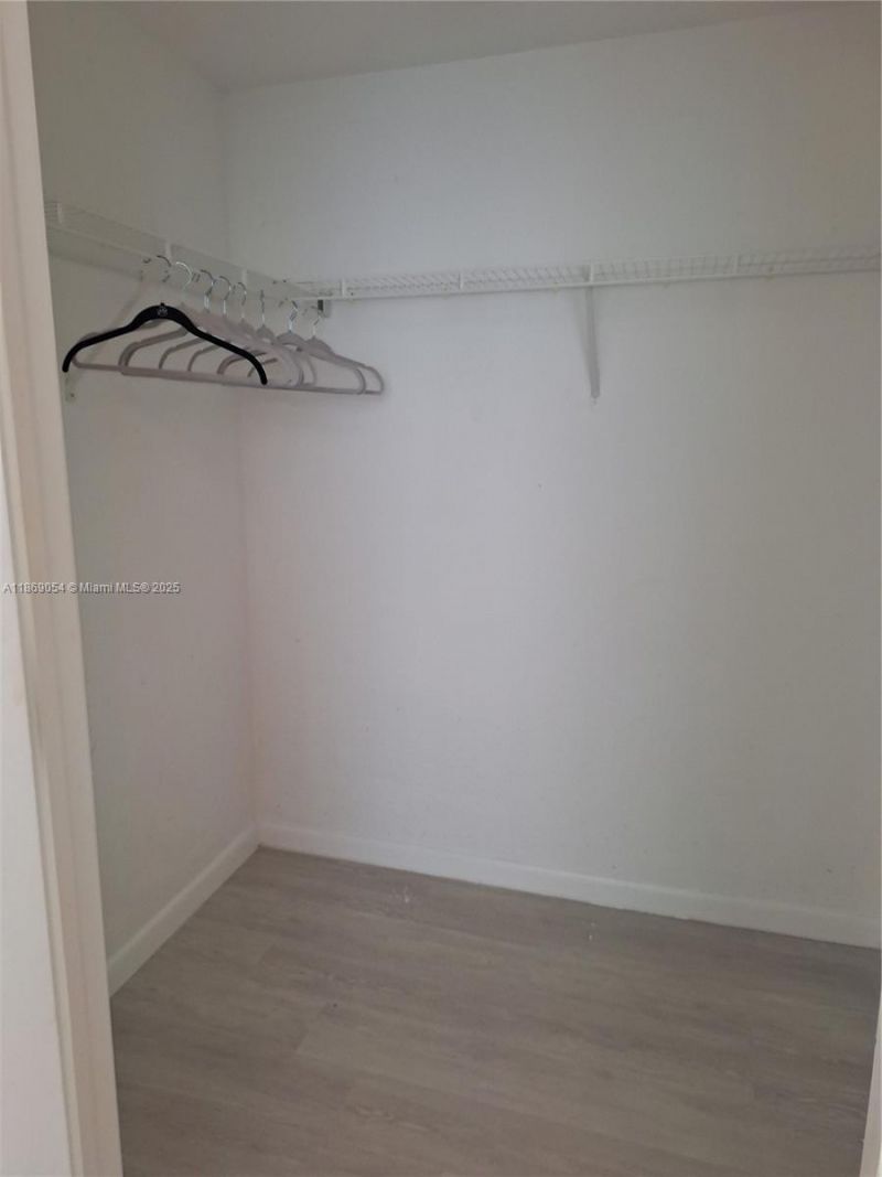 253 NE 2nd St, Unit 2606, Miami, FL 33132 Photo
