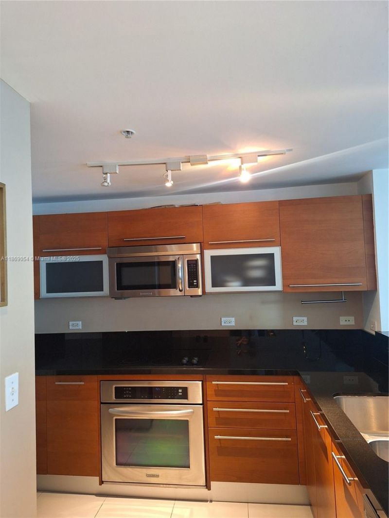 253 NE 2nd St, Unit 2606, Miami, FL 33132 Photo