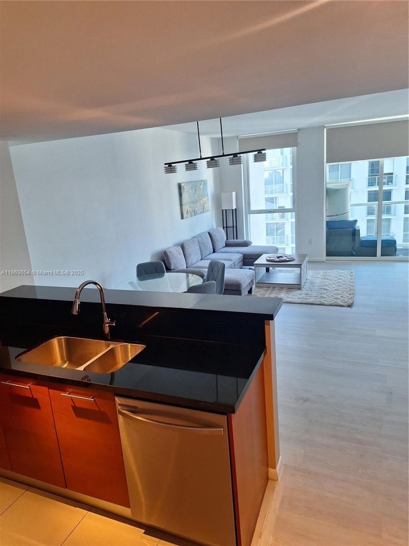 253 NE 2nd St, Unit 2606, Miami, FL 33132 Photo