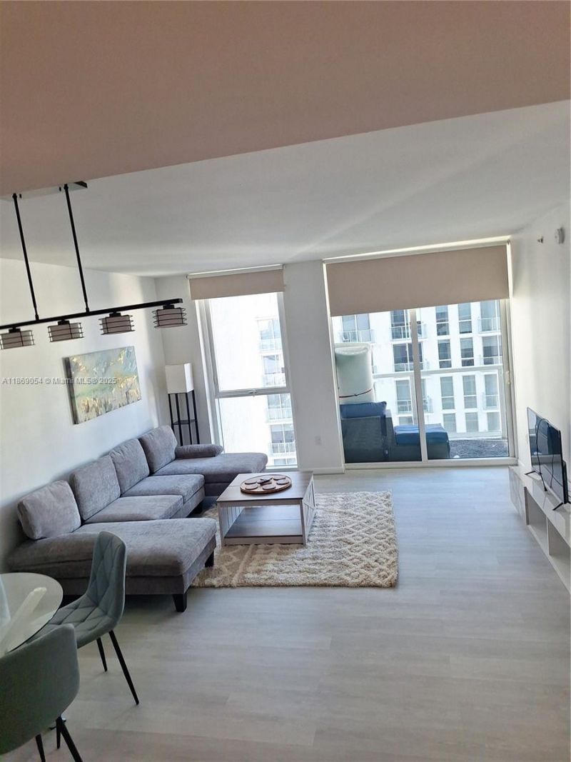 253 NE 2nd St, Unit 2606, Miami, FL 33132 Photo