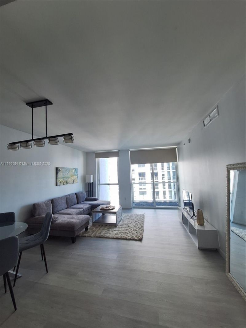 253 NE 2nd St, Unit 2606, Miami, FL 33132 Photo