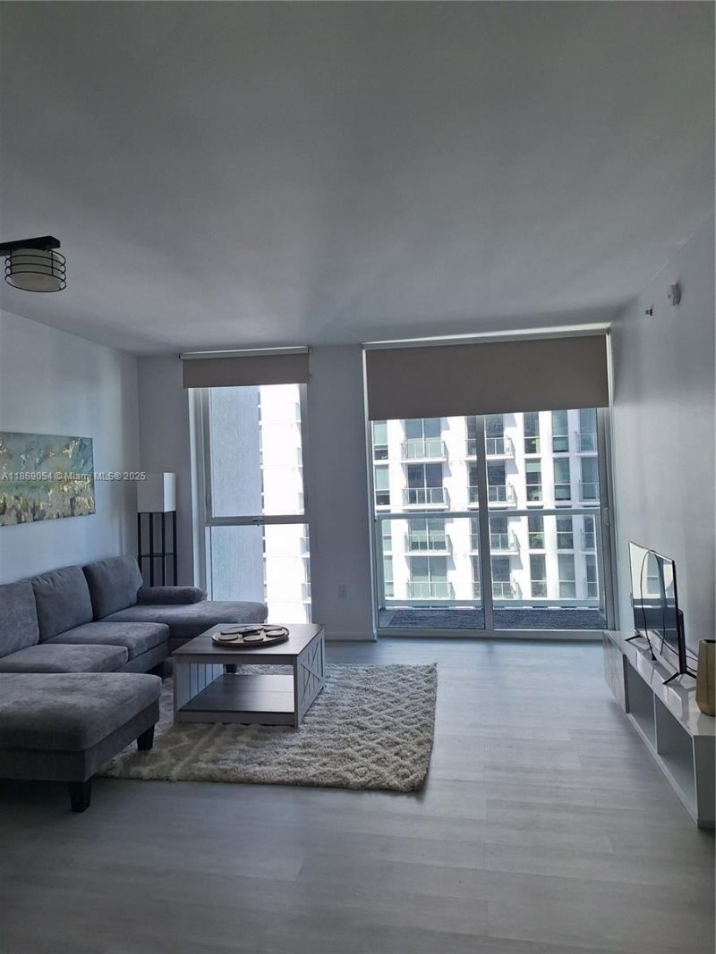 253 NE 2nd St, Unit 2606, Miami, FL 33132 Photo
