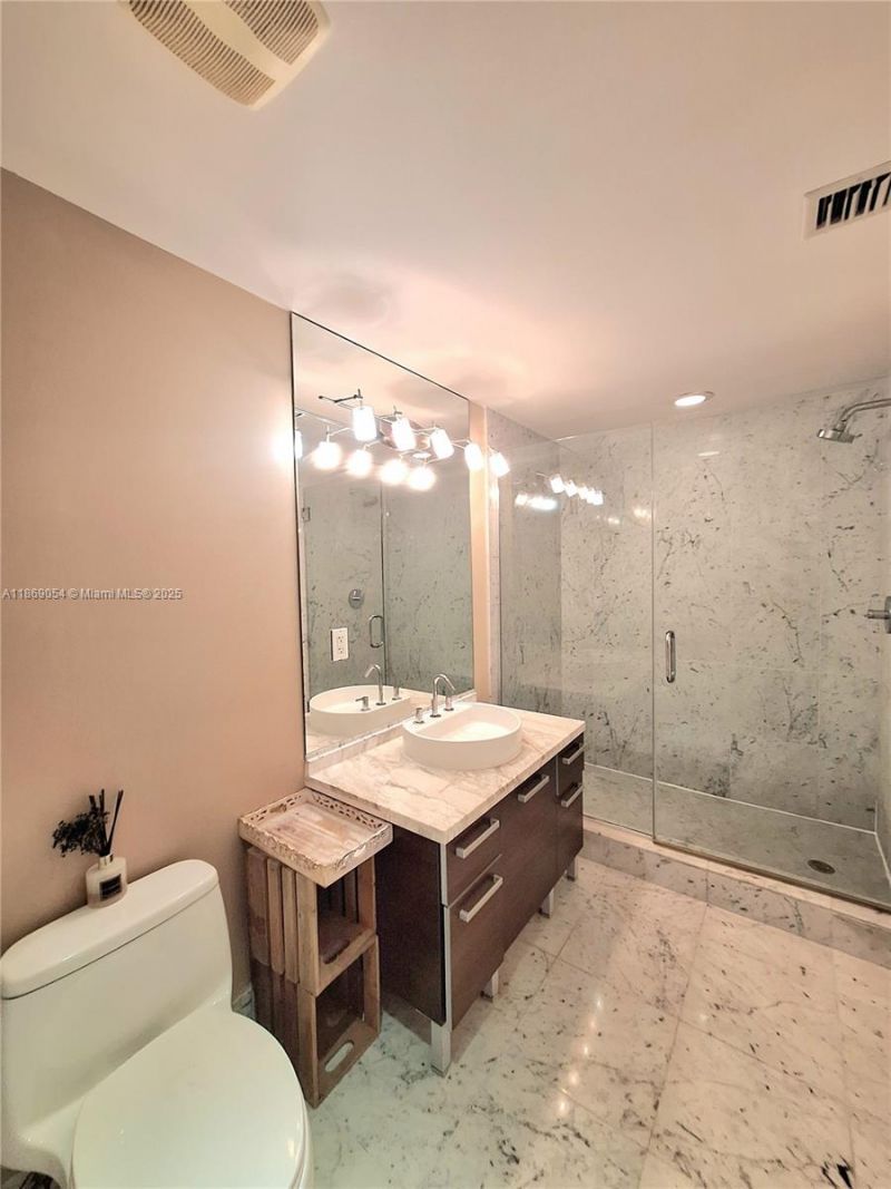 253 NE 2nd St, Unit 2606, Miami, FL 33132 Photo