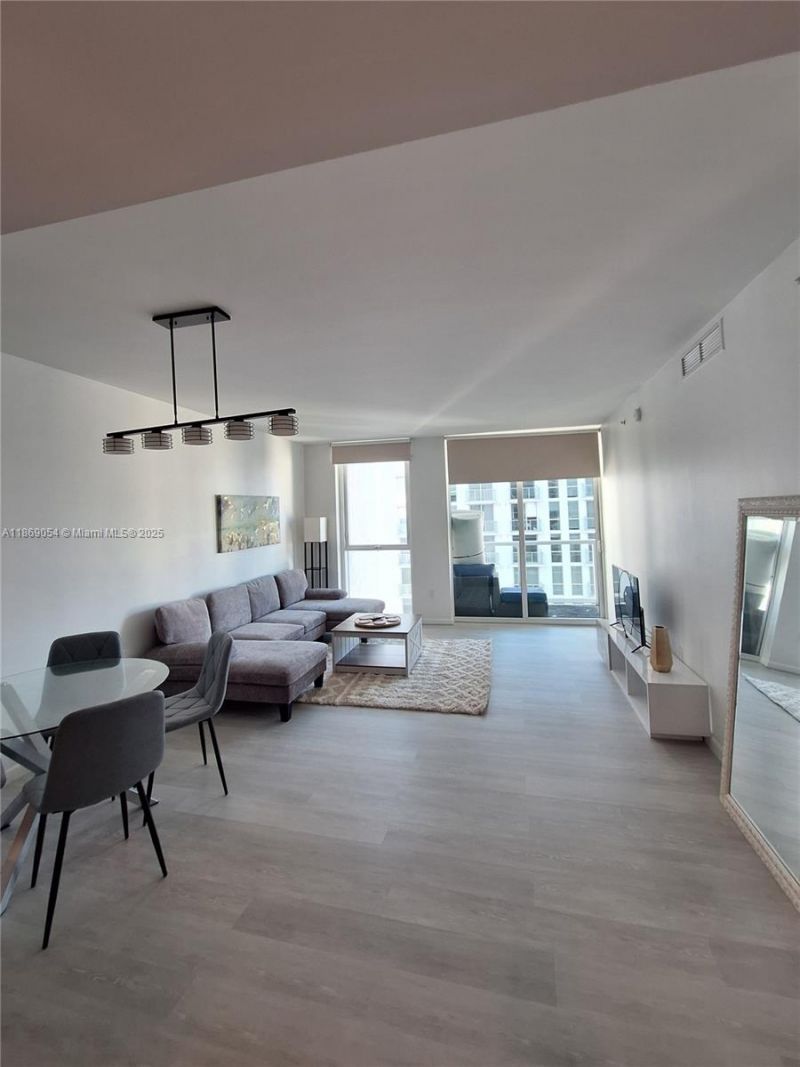 253 NE 2nd St, Unit 2606, Miami, FL 33132 Photo