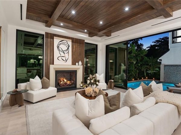 273 10th AVE S, NAPLES, FL 34102