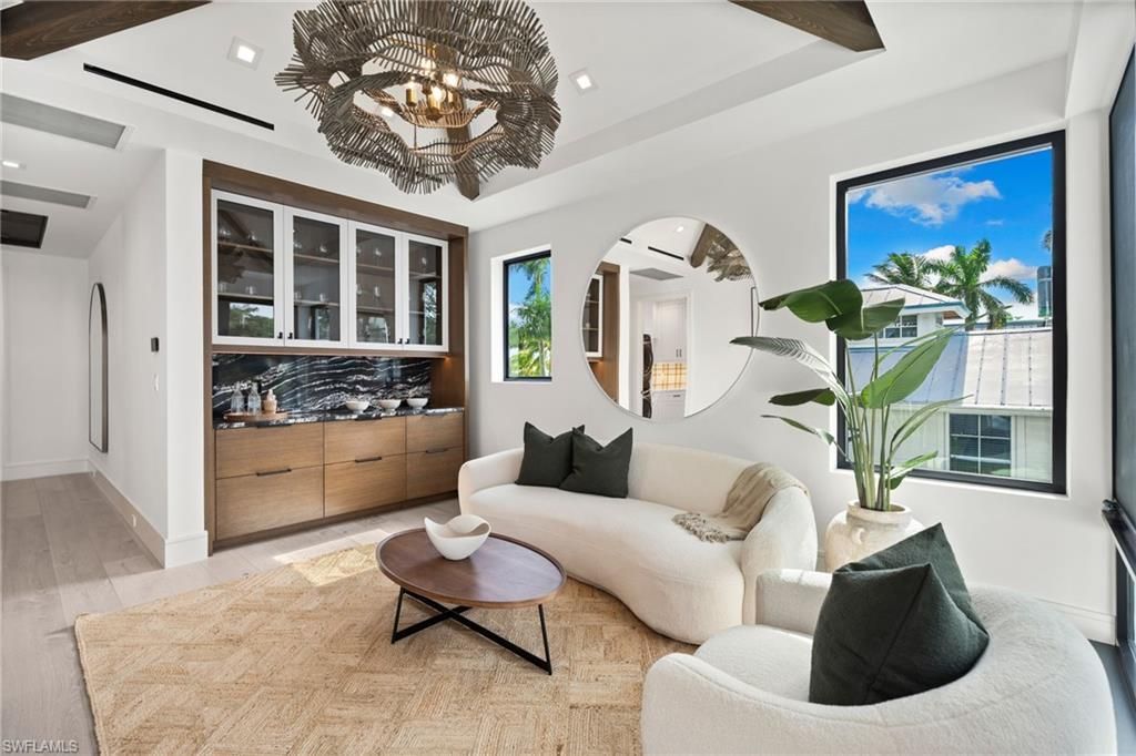 273 10th Ave S, Naples, FL 34102 Photo