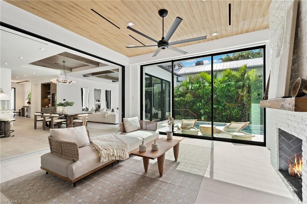 273 10th Ave S, Naples, FL 34102 Photo