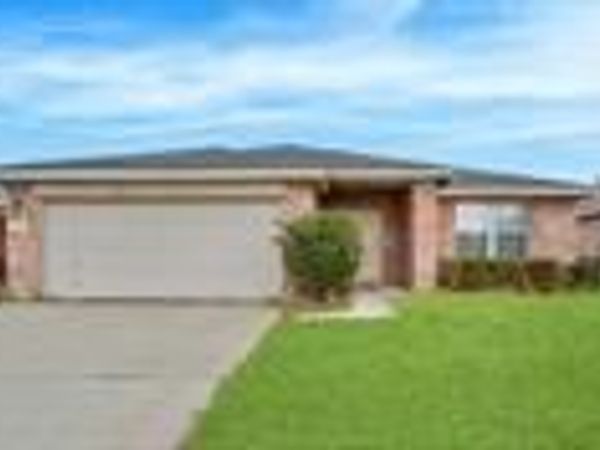 909 Simi Drive, Arlington, TX 76001