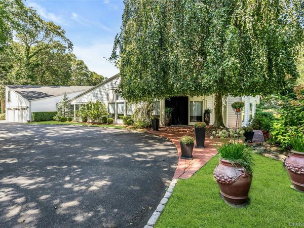 5 Carol Lane, Upper Brookville, NY 11545