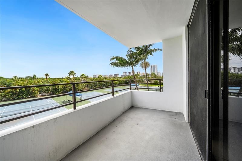 600 Three Islands Boulevard, Unit 301, Hallandale Beach, FL 33009 Photo