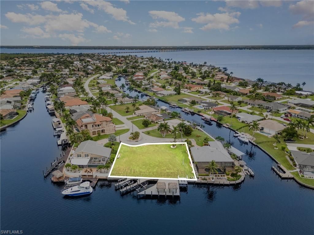 2208 SE 27th St, Cape Coral, FL 33904 Photo