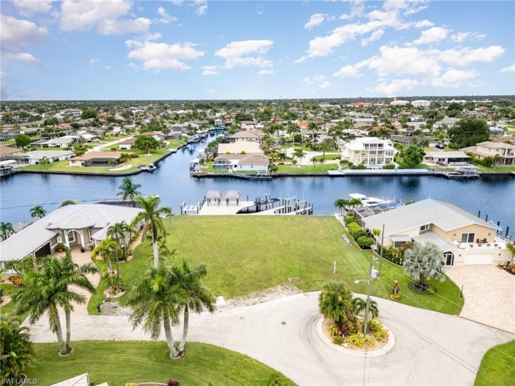 2208 SE 27th St, Cape Coral, FL 33904 Photo
