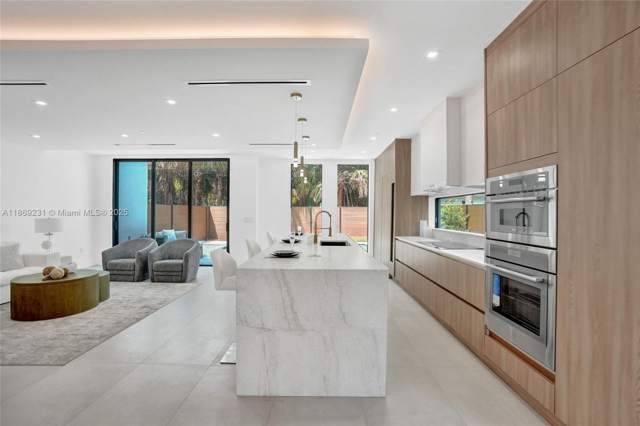 1825 NE 26th Ave, Unit C, Fort Lauderdale, FL 33305 Photo