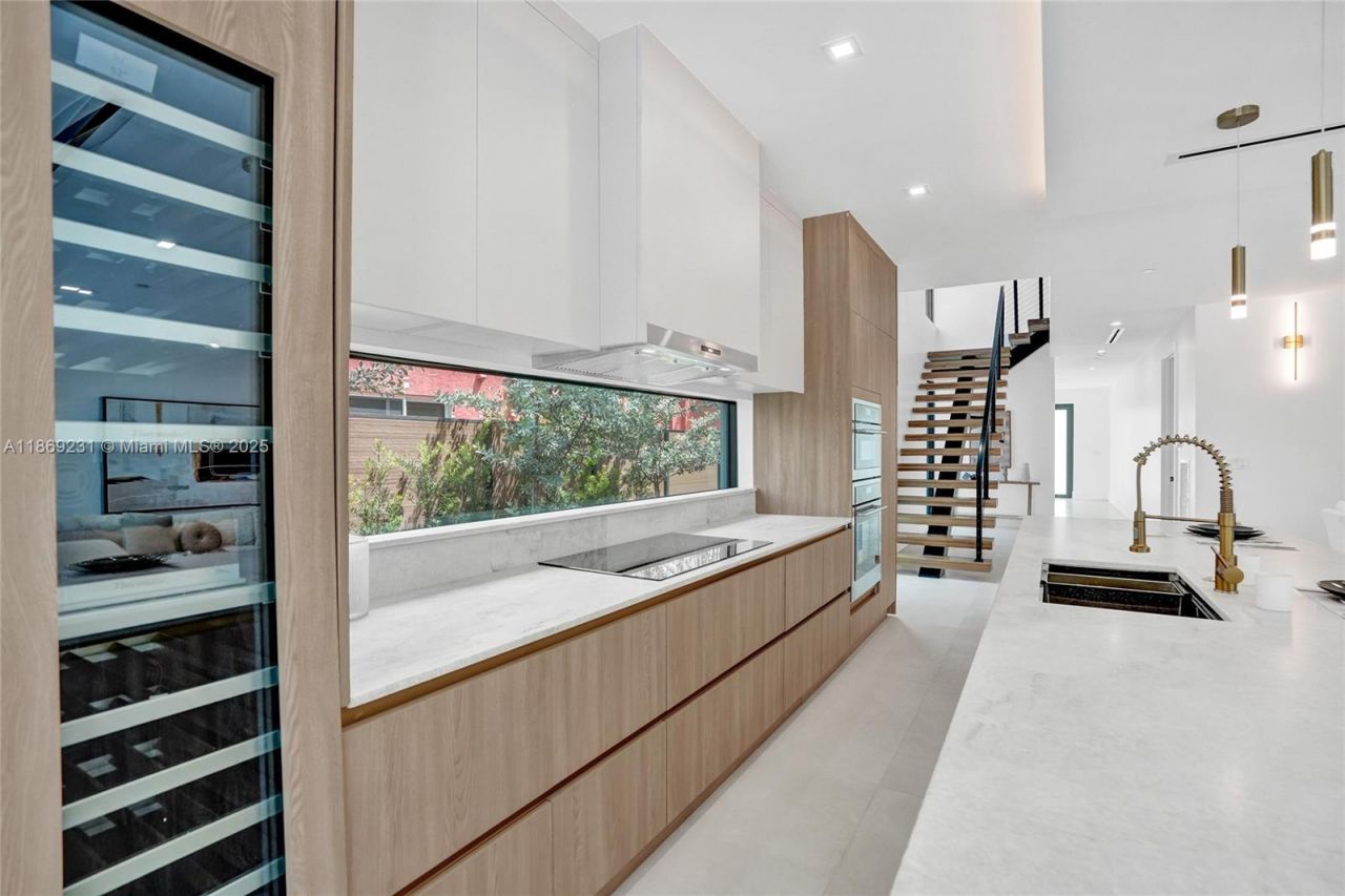 1825 NE 26th Ave, Unit C, Fort Lauderdale, FL 33305 Photo