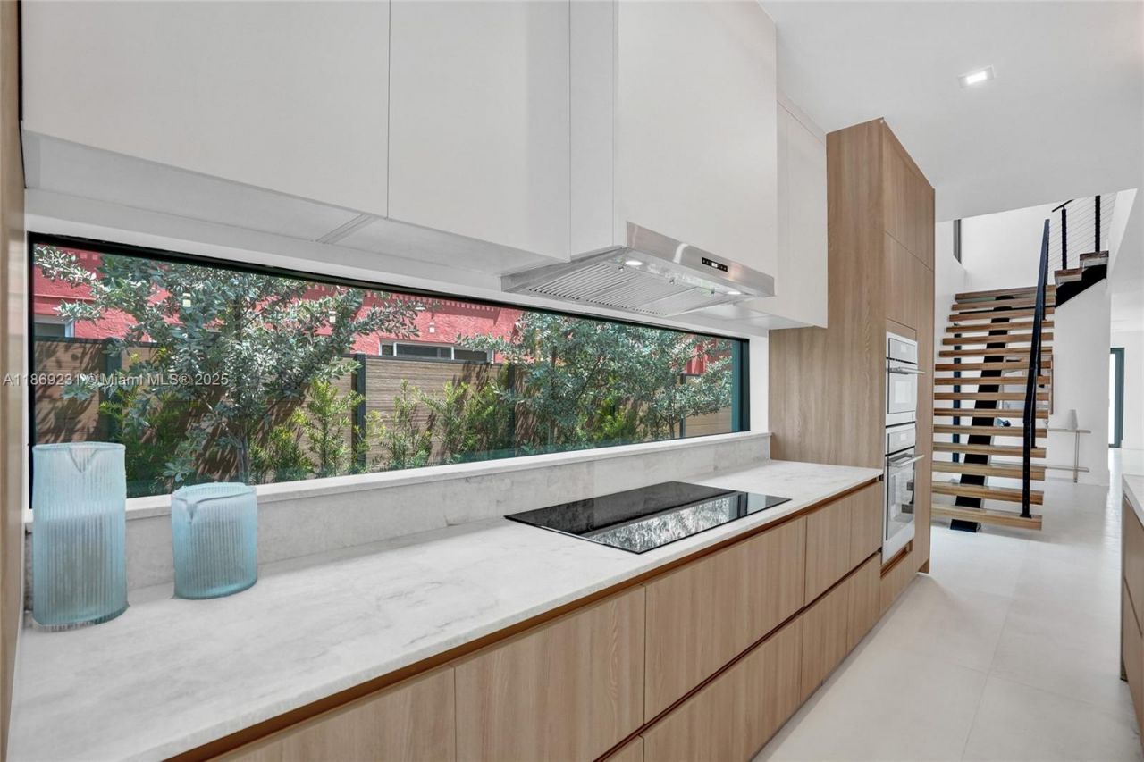 1825 NE 26th Ave, Unit C, Fort Lauderdale, FL 33305 Photo