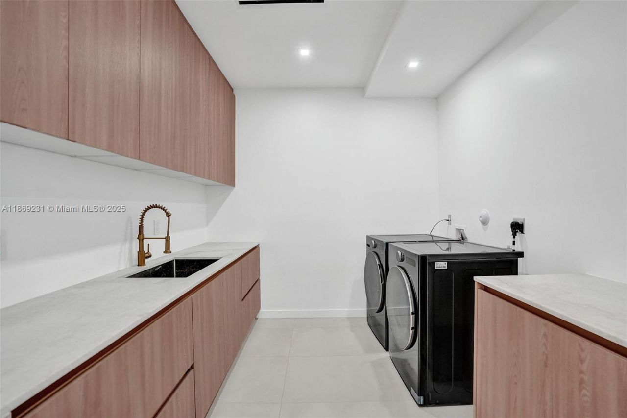 1825 NE 26th Ave, Unit C, Fort Lauderdale, FL 33305 Photo