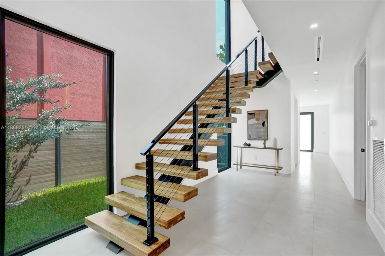 1825 NE 26th Ave, Unit C, Fort Lauderdale, FL 33305 Photo