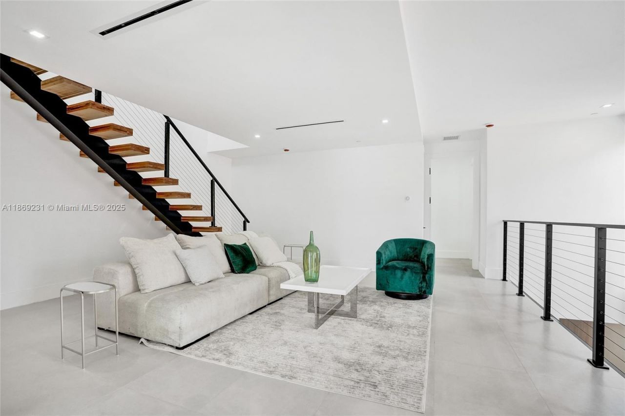 1825 NE 26th Ave, Unit C, Fort Lauderdale, FL 33305 Photo