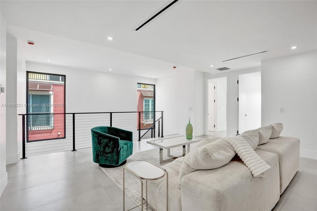 1825 NE 26th Ave, Unit C, Fort Lauderdale, FL 33305 Photo