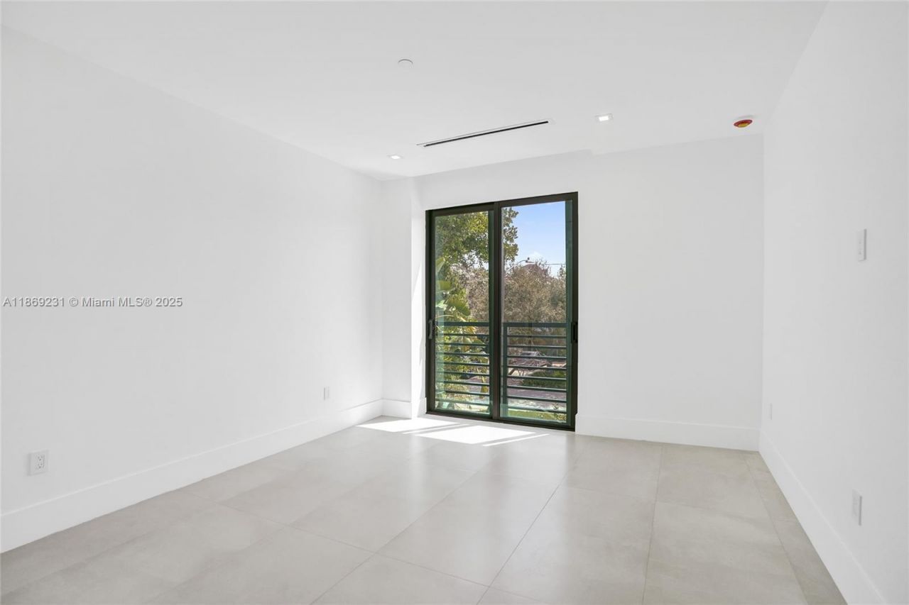 1825 NE 26th Ave, Unit C, Fort Lauderdale, FL 33305 Photo