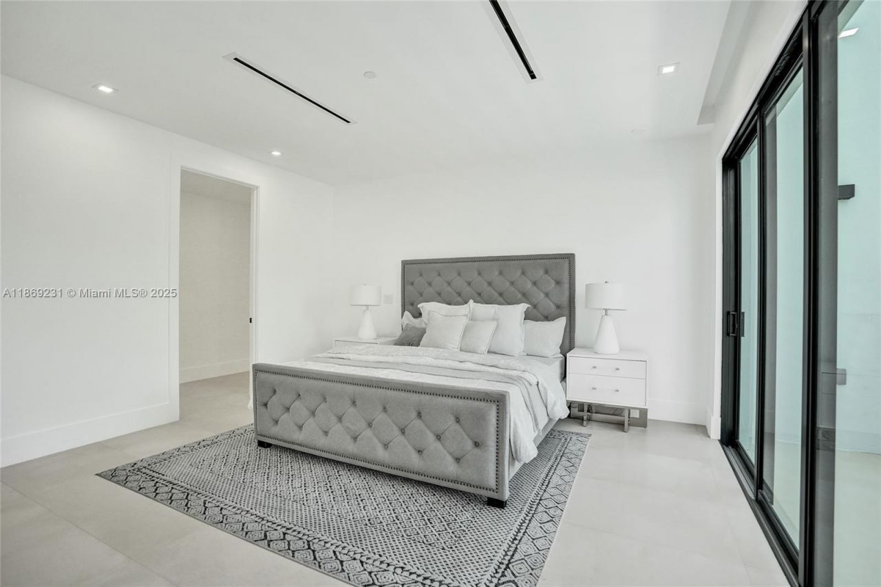 1825 NE 26th Ave, Unit C, Fort Lauderdale, FL 33305 Photo