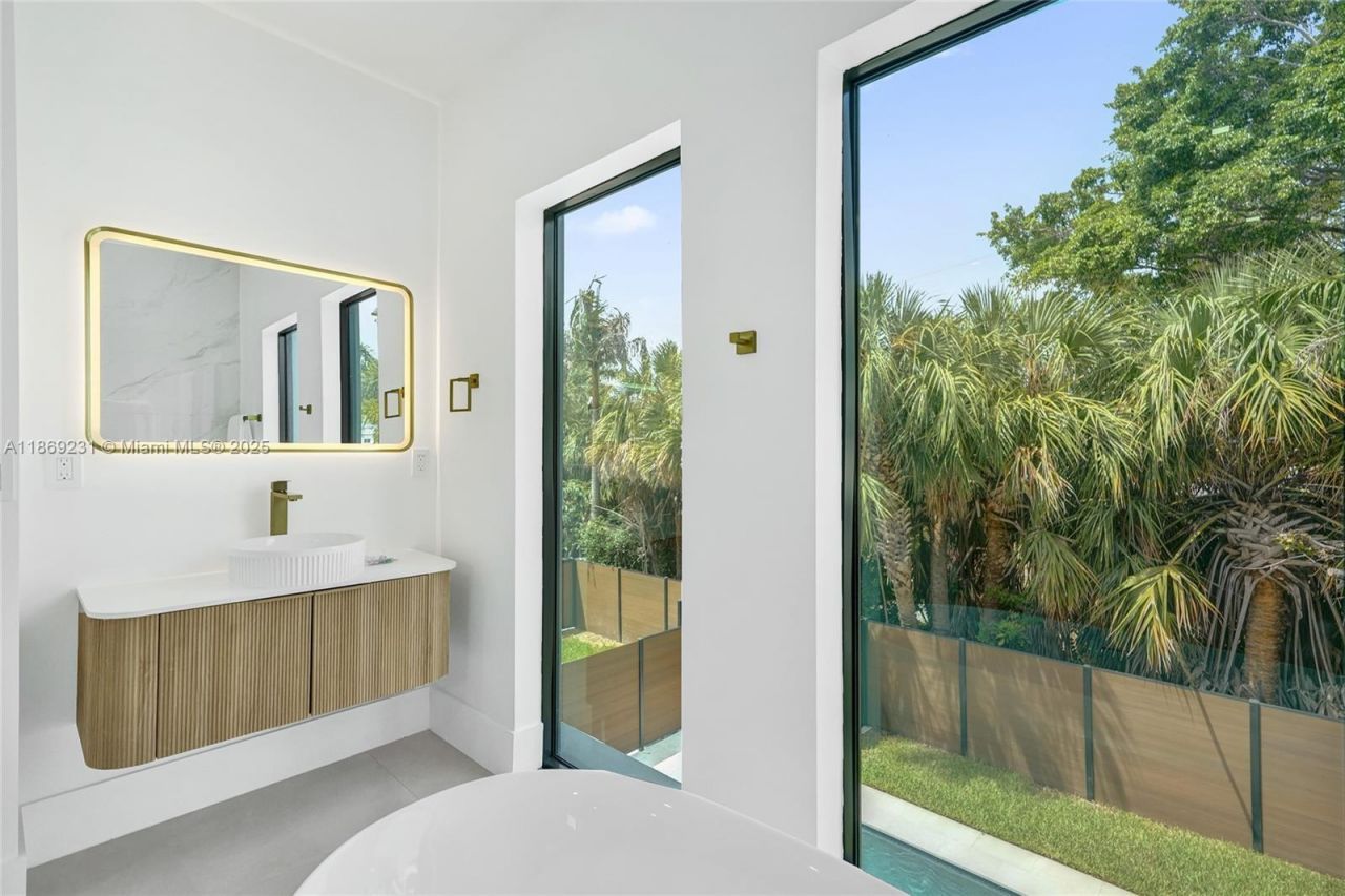 1825 NE 26th Ave, Unit C, Fort Lauderdale, FL 33305 Photo