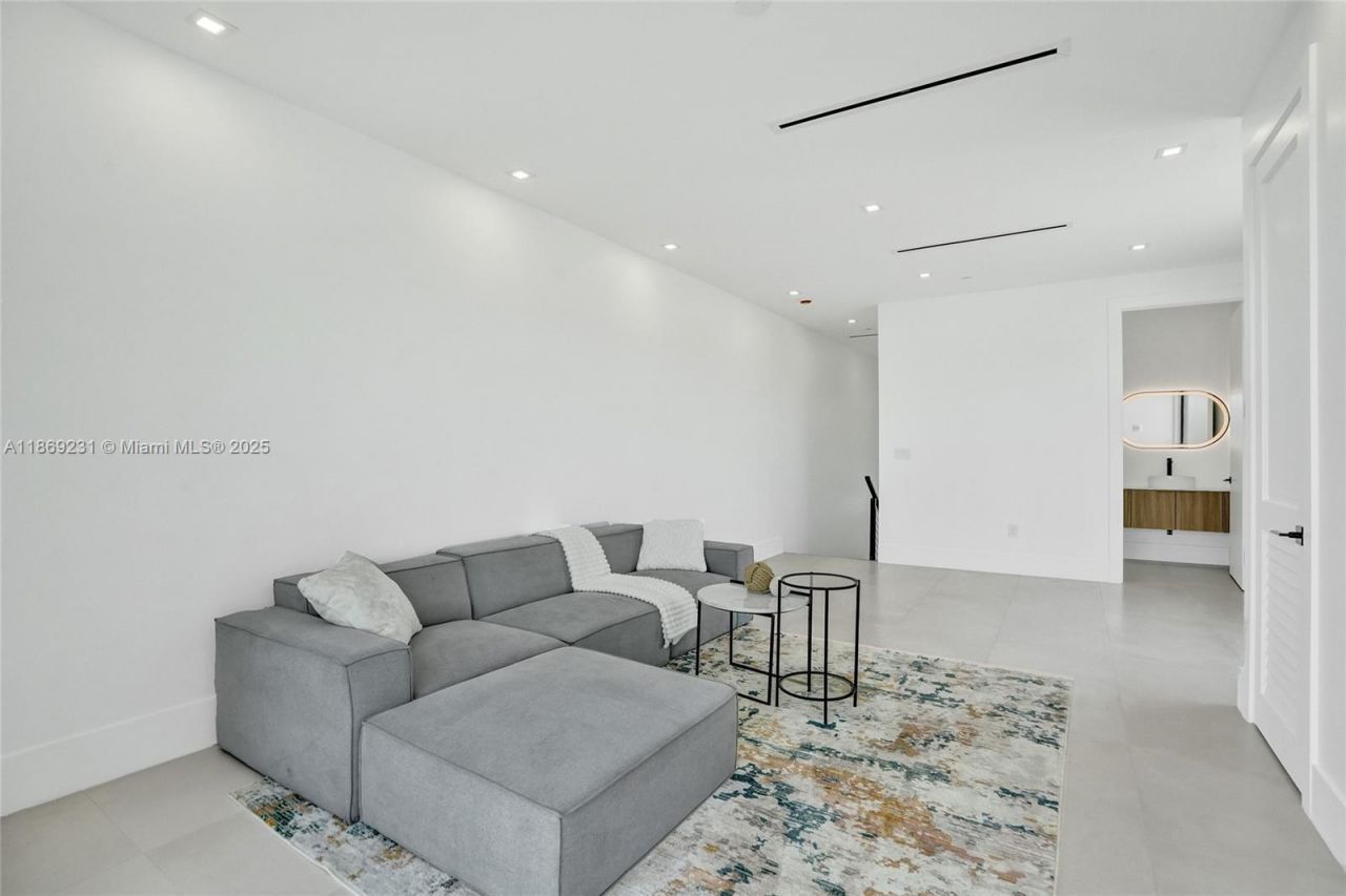 1825 NE 26th Ave, Unit C, Fort Lauderdale, FL 33305 Photo