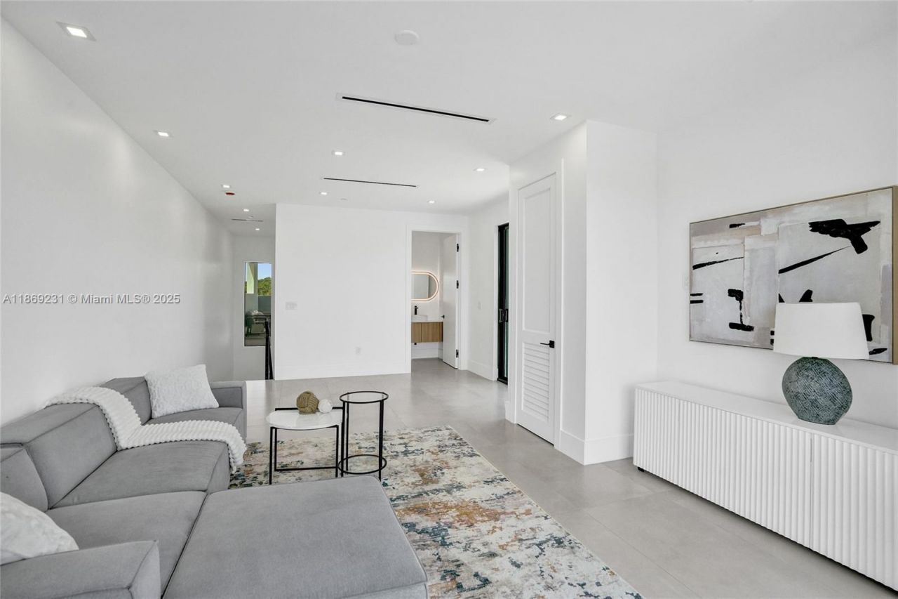 1825 NE 26th Ave, Unit C, Fort Lauderdale, FL 33305 Photo