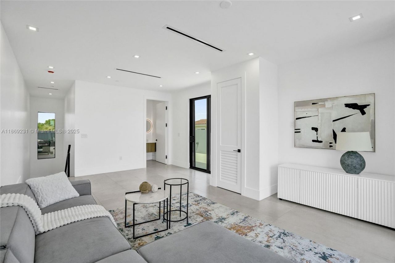 1825 NE 26th Ave, Unit C, Fort Lauderdale, FL 33305 Photo