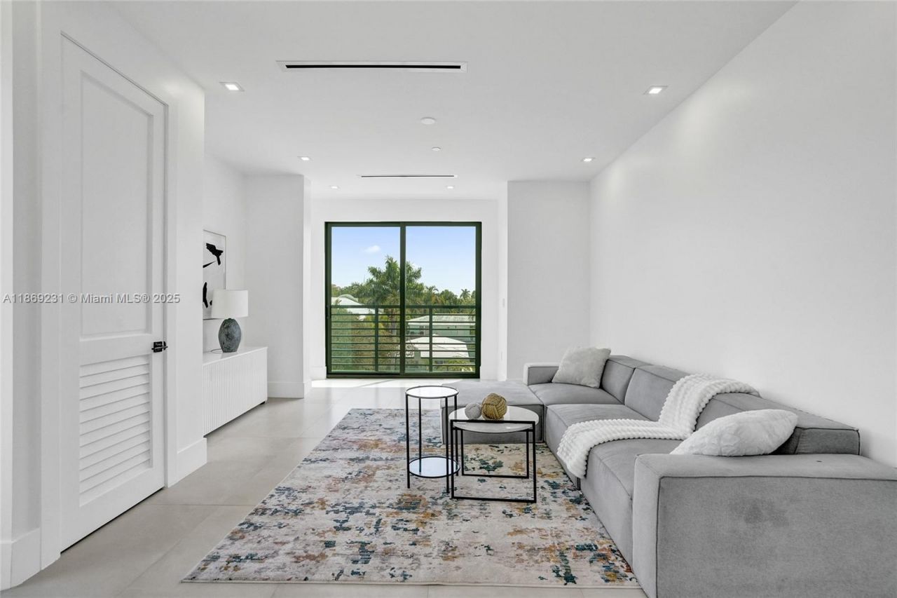 1825 NE 26th Ave, Unit C, Fort Lauderdale, FL 33305 Photo