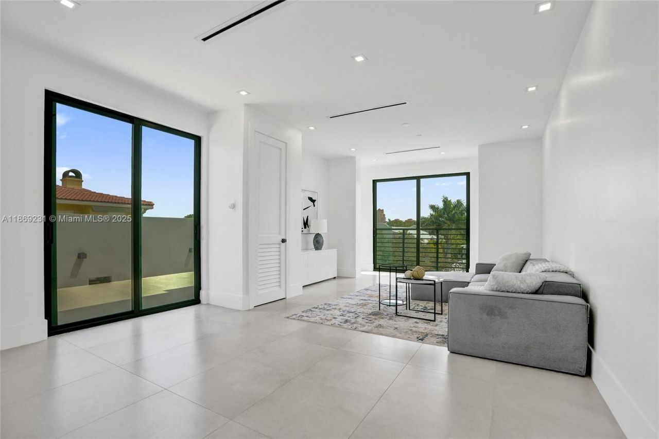 1825 NE 26th Ave, Unit C, Fort Lauderdale, FL 33305 Photo