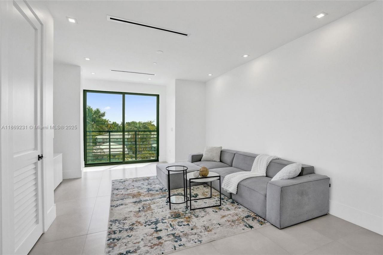 1825 NE 26th Ave, Unit C, Fort Lauderdale, FL 33305 Photo